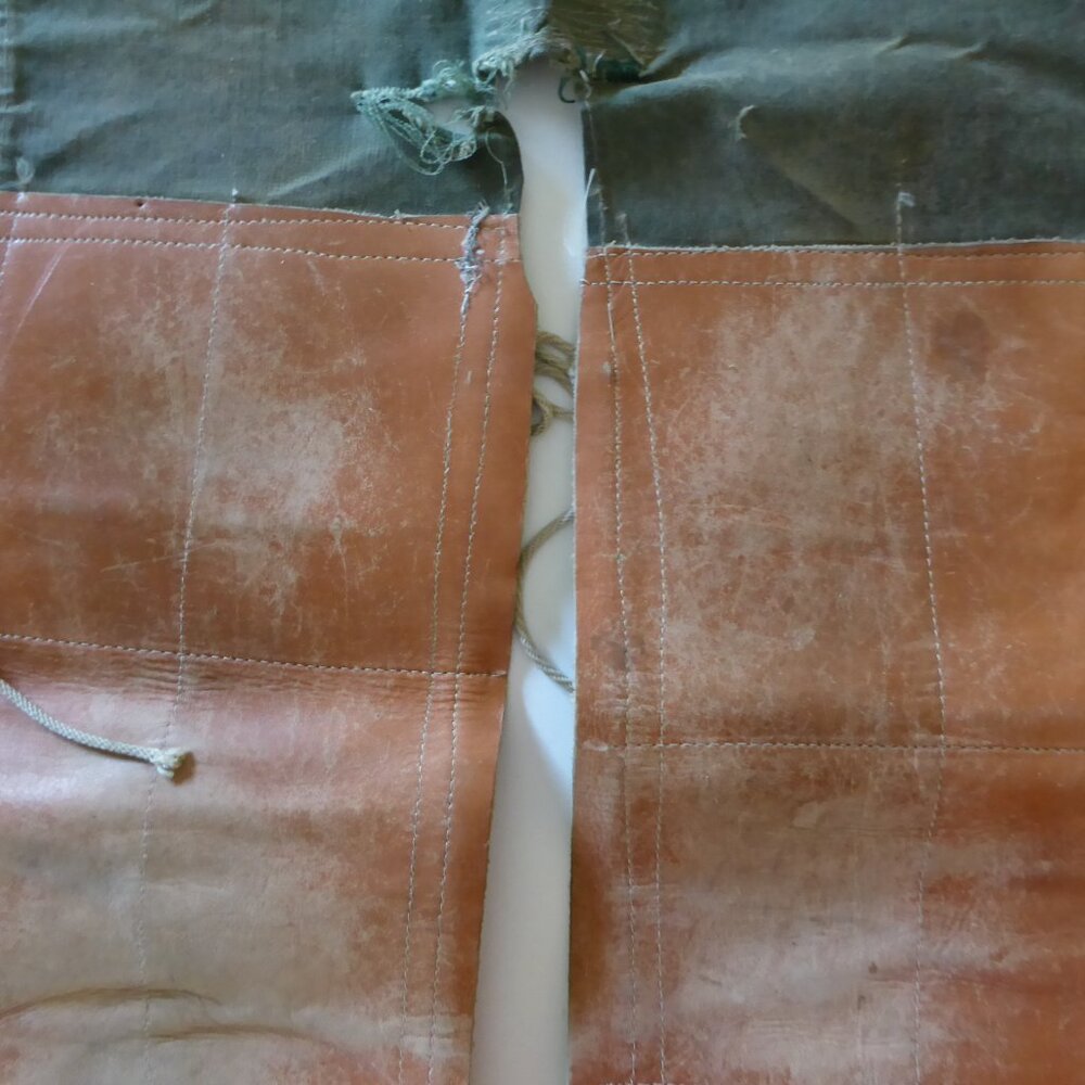 VINTAGE LEATHER CANVAS HAY CARTING WORKING COWBOY FARMER CHAPS (PRE-OWNED) - Picture 7 of 15